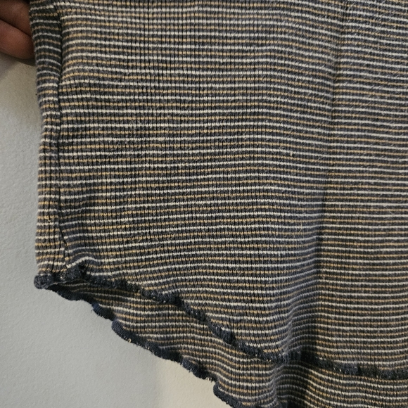 Toad & Co women's Daisy rib ruffle tee - Picture 9 of 10